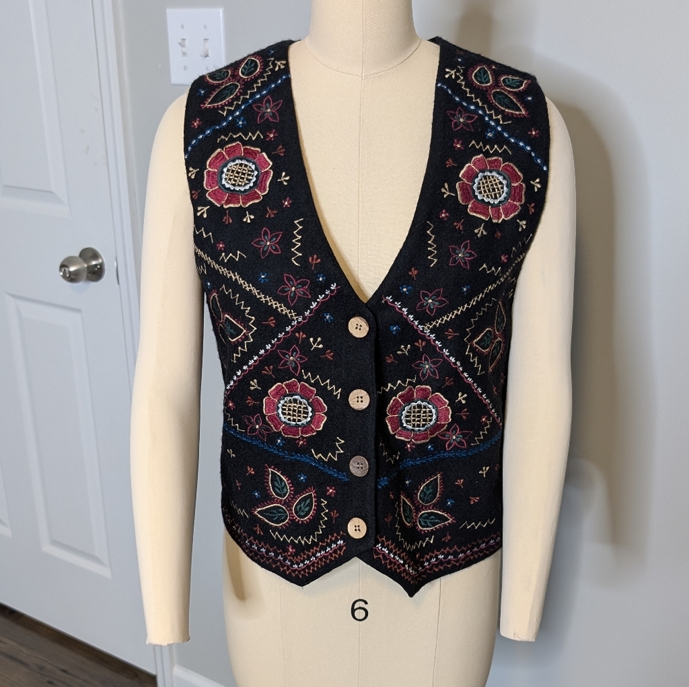 TanZara Hippie Western Retro Wool Embroidered Black Vest Size Medium‎